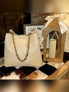 Plg Bone Bucket Butter Purse With Coach Gold Chain Strap.